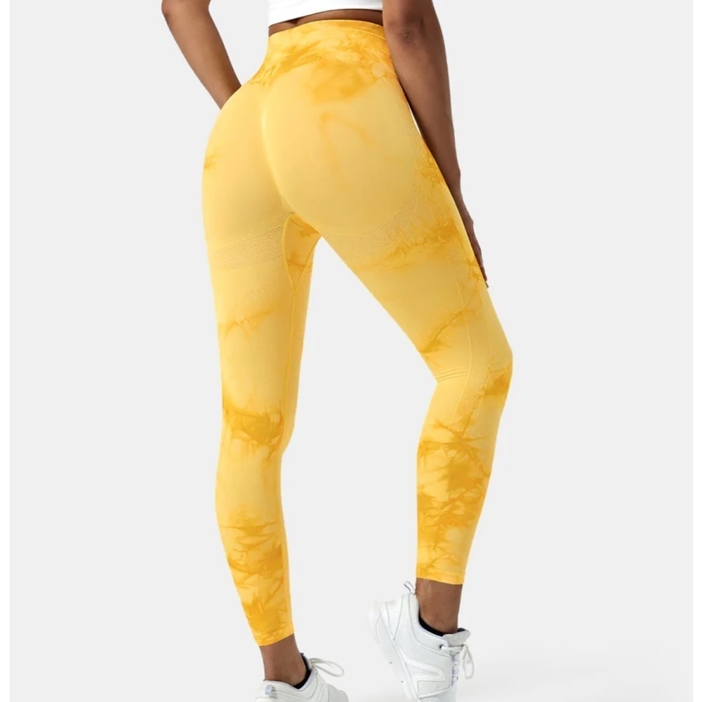 Halara seamless flow, super high waist, tie dye butt lifting leggings in yellow